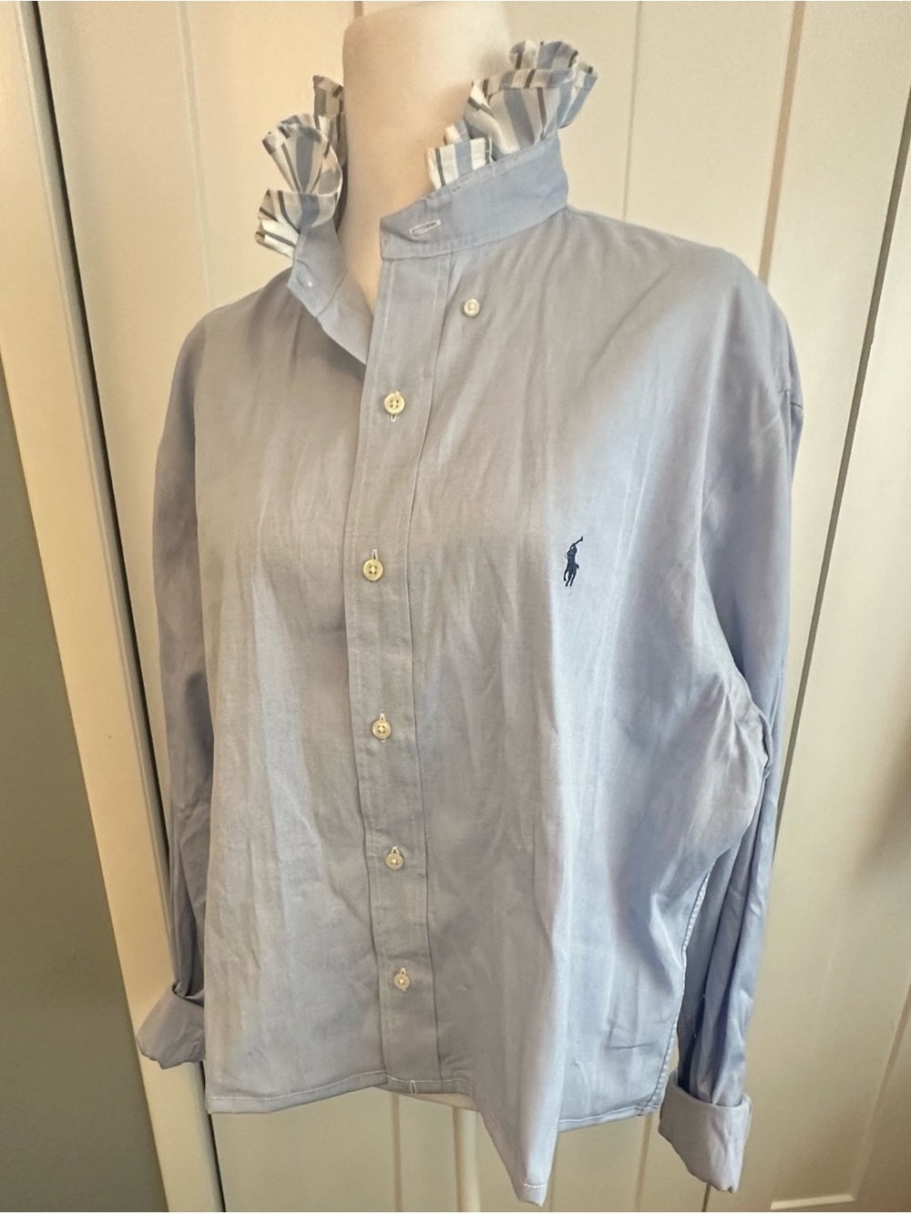 Women - Upcycled (reworked) men’s shirt with ruffled collar Ralph lauren